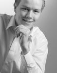 021  website portret 8-11
